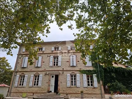 propriété 7 pièces 440 m²