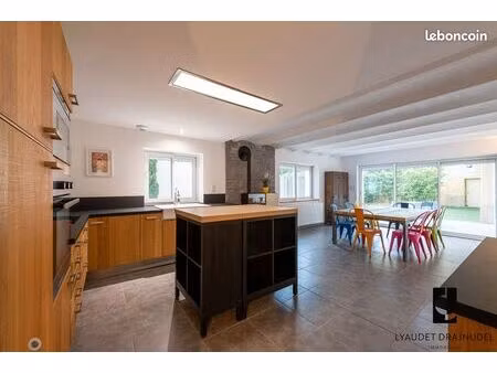 maison de ville 8 pièces 280 m²