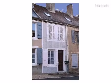 charmante petite maison en plein centre historique