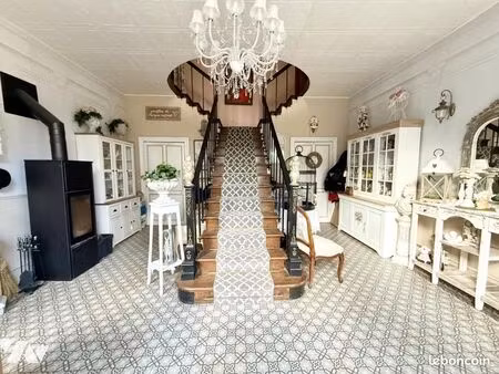 maison 7 pièces 188 m²