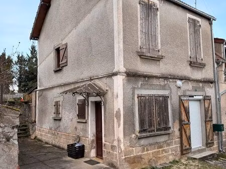 ? maison de village avec terrain et garage – surgy à fort potentiel