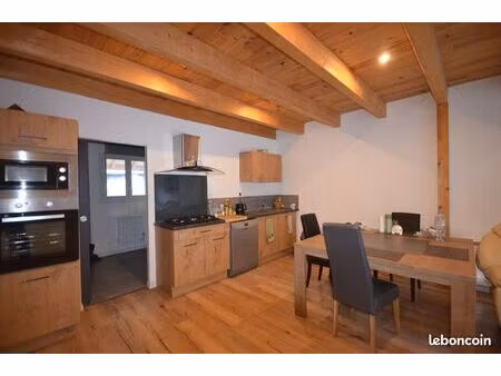 très beau t3 duplex dans résidence refaite à neuve avec garage privatif  stationnement et 