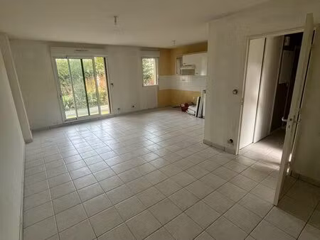 t2 48 m² avec extérieur 25 m² et garage