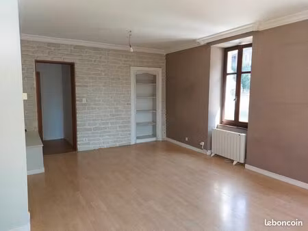 appartement t3 centre le pont de beauvoisin 73