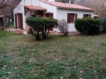 charmante petite maison au coeur d'un magnifique parc arboré