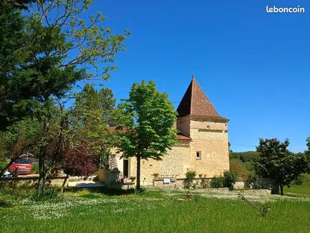 belle maison en pierres sur plus de 2 hectares de terrain