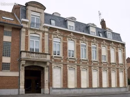 hyper-centre hazebrouck – t3 rénové avec ascenseur  parking sécurisé