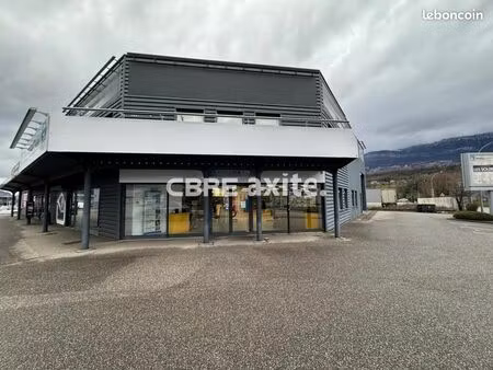 local commercial 300 m²
