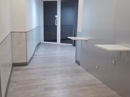 a louer local commercial 73110 la rochette