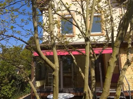 maison rénovée. 94 m². jardin et véranda. quartier illberg