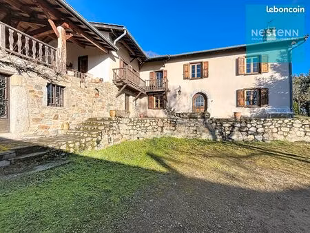 propriété 6 pièces 192 m²