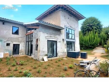 propriété 6 pièces 234 m²