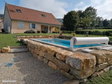 maison d'exception  166m2  7 pièces  piscine