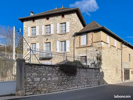 maison 7 pièces 183 m²