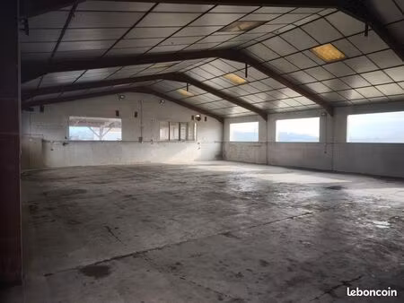 location hangar dépôt bâtiment 400m2