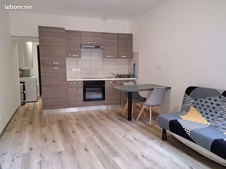 appart f2 tout équipé 690/mois eau-électricité-box compris