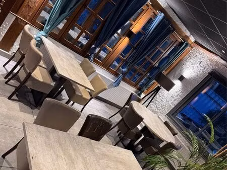 bar/restaurant bord de lac