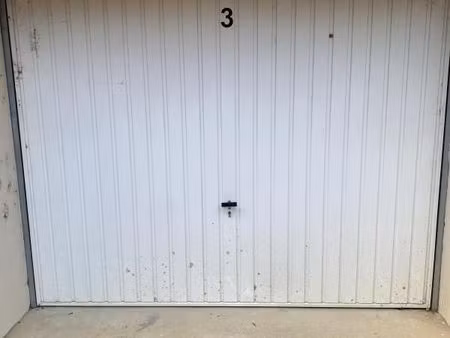 garage/box 18 m² le cendre