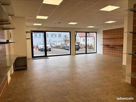 local commercial 100 m2