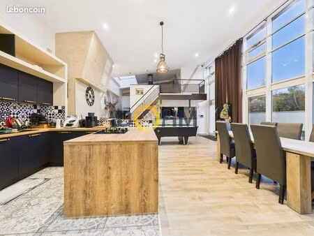 maison 6 pièces 201 m²