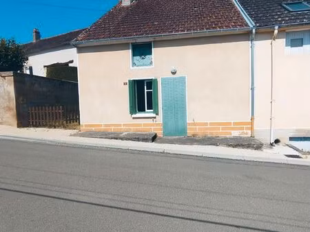 a louer maison 42m2 avec grand jardin 450 euros