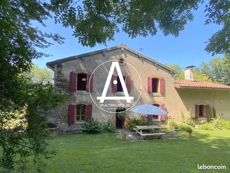 propriété 8 pièces 360 m²