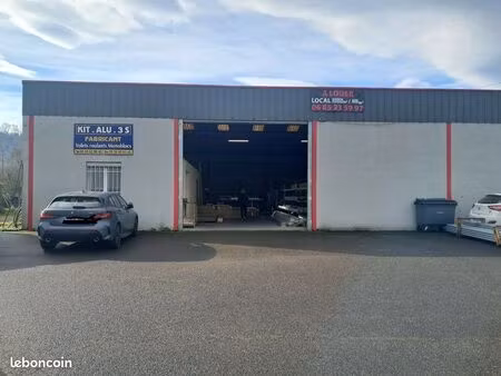 location hangar 300m2