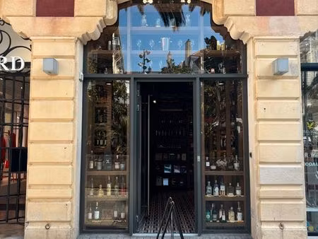 local commercial hypercentre biarritz – belle opportunité prête à l'emploi