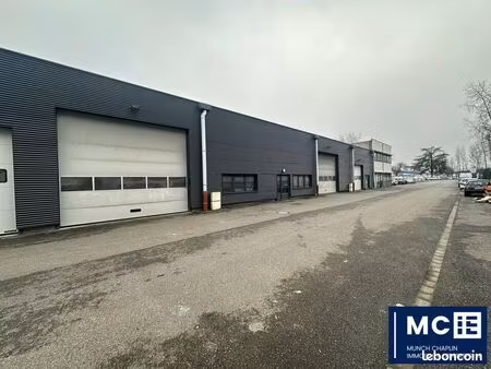 local d'activité 1 301 m²