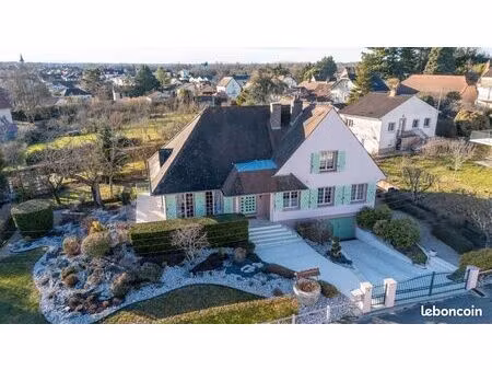 propriété 7 pièces 224 m²