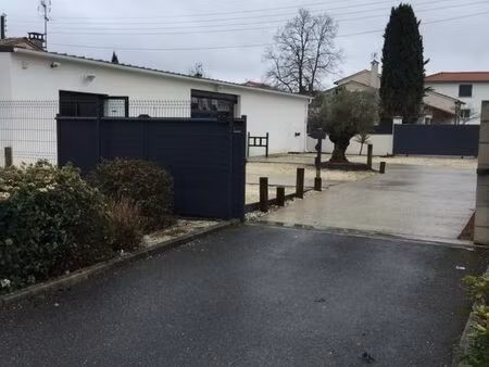 a louer local commercial