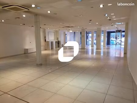 local commercial 254 m²