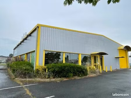 local commercial / artisanal rond point sortie autoroute soual/castres