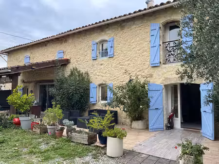 magnifique longère en pierre  223m²  5 chambres