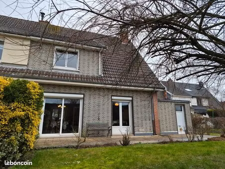 maison de résidence  97m²  3chs poss 4  jardin et garage