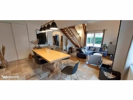 maison 5 pièces 160 m²