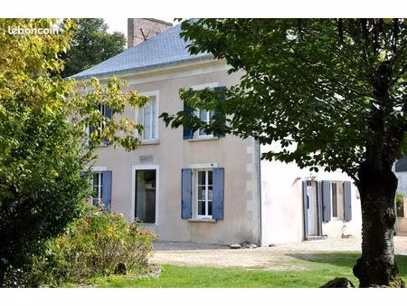grande maison familiale au calme – parc arboré 4 700 m² – dépendances