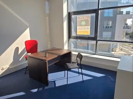 bureaux fermés 13.15 m2 + parking