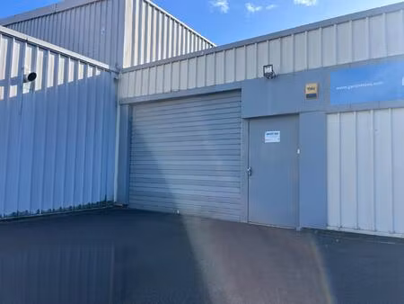local stockage + bureau et vestiaires de 600 m² zi arques