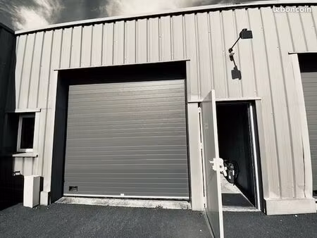 entrepôt 130 m² avrillé
