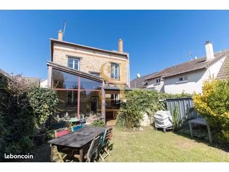 maison 8 pièces 143 m²