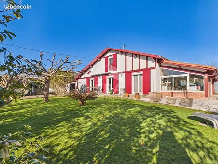 propriété 4 pièces 117 m²