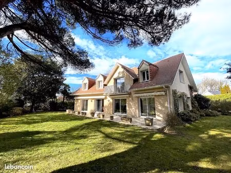 propriété 5 pièces 175 m²