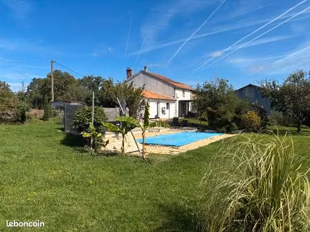 maison de caractère de 150 m² – esprit champêtre  piscine et parc de 7 838 m²