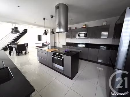 pavillon 5 pièces 136 m²