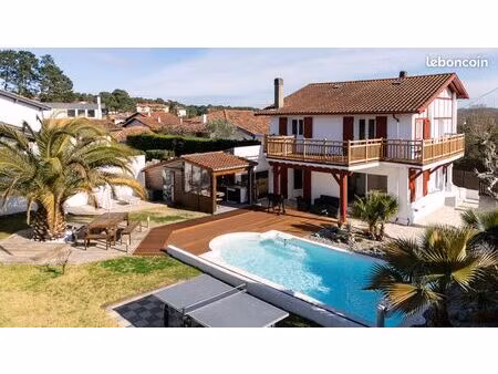 villa atypique - 3 logements vendus meublés