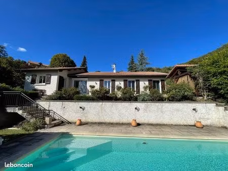 maison 8 pièces 147m2