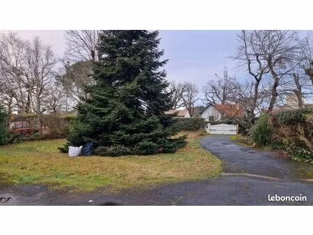 terrain 537 m2 proche toutes commodites