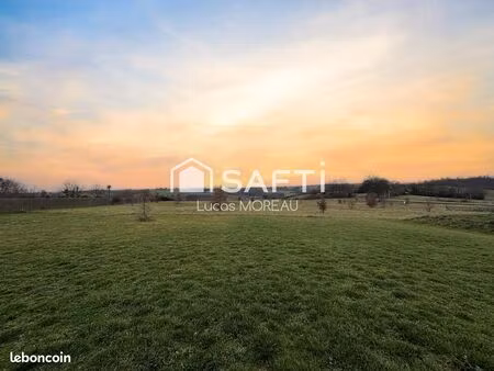 terrain 6600 m² leojac