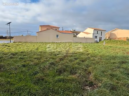 terrain 595 m² oree d anjou